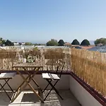 Trendy Bright Flat With Balcony By Host Wise