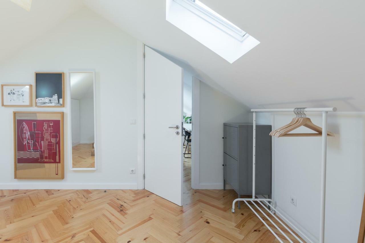 Trendy Bright Flat With Balcony By Host Wise