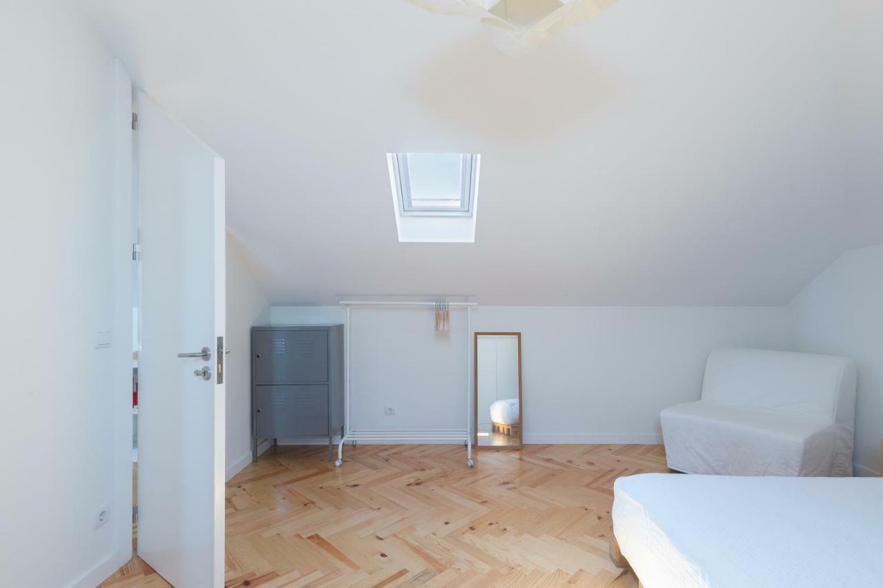 Trendy Bright Flat With Balcony By Host Wise *