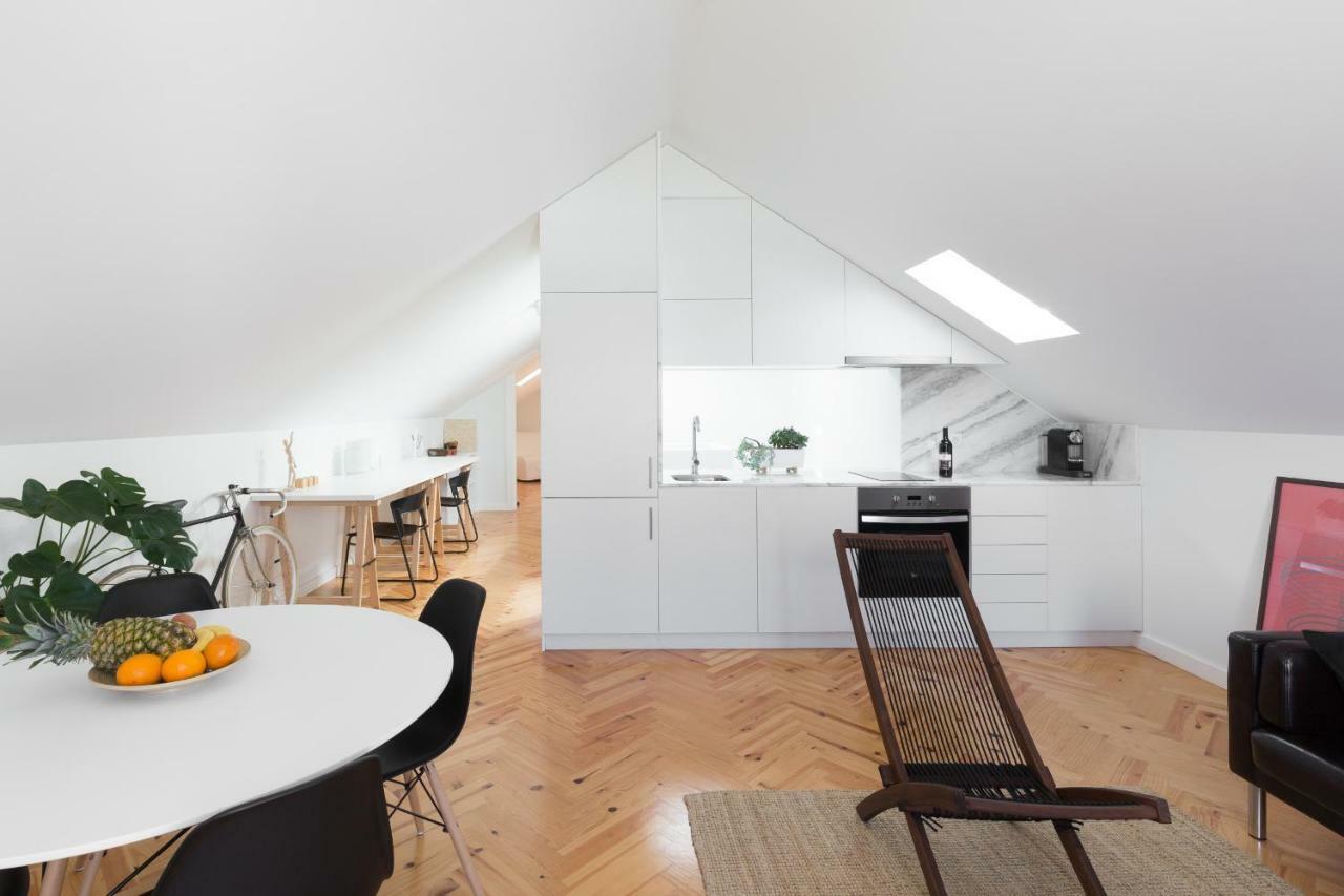 Trendy Bright Flat With Balcony By Host Wise Apartment *